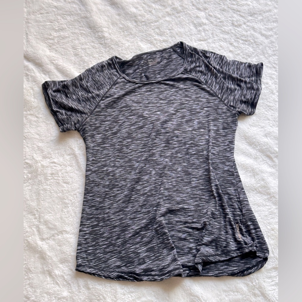 Black heather sport tshirt in M